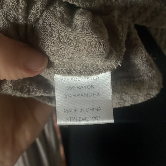 In Loom Gray Waffled Knit Open Back Sweater - Picture 4 of 5